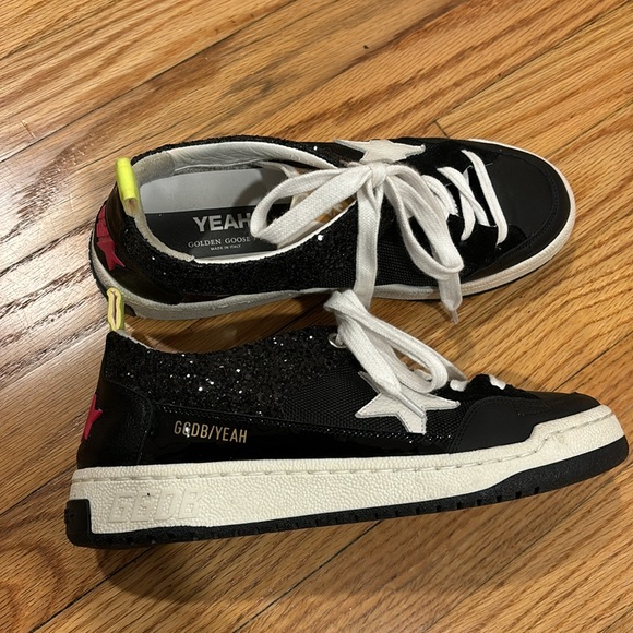 Black Yeah! sneakers with white star. - Picture 3 of 6